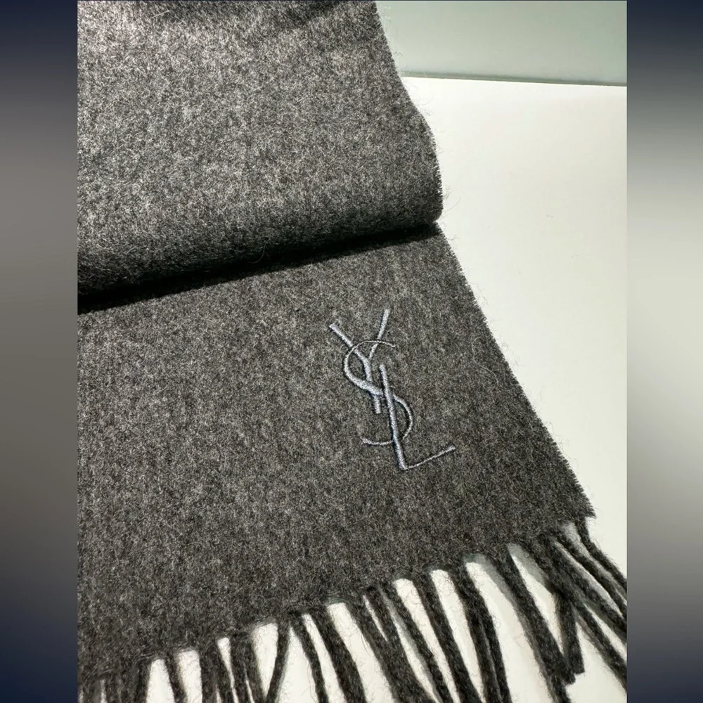 YSL Authentic Wool/cashmere Scarf - Picture 3 of 4